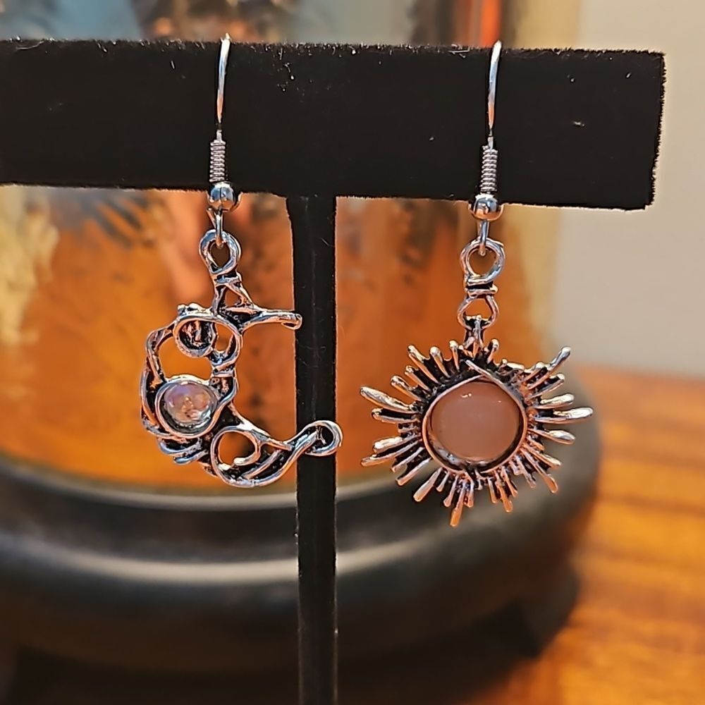 NWOT Sun and Moon dangle earrings